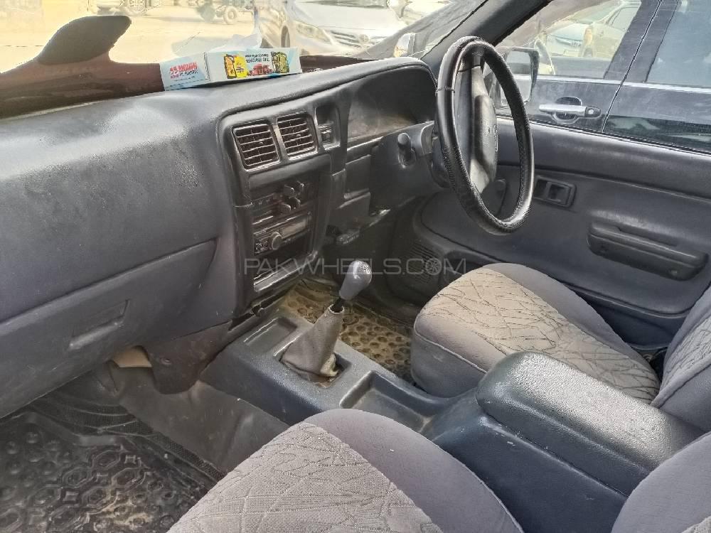 Toyota Pickup 2001 for Sale in Dera ismail khan Toyota Pickup 2001 for Sale in Dera ismail khan Image-6