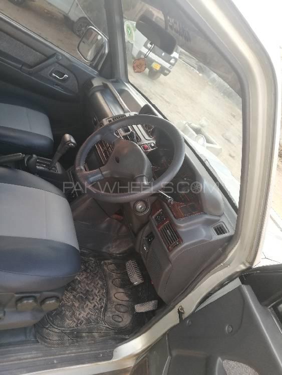 مٹسوبیشی پجیرو 1997 for Sale in اسلام آباد مٹسوبیشی پجیرو 1997 for Sale in اسلام آباد Image-2