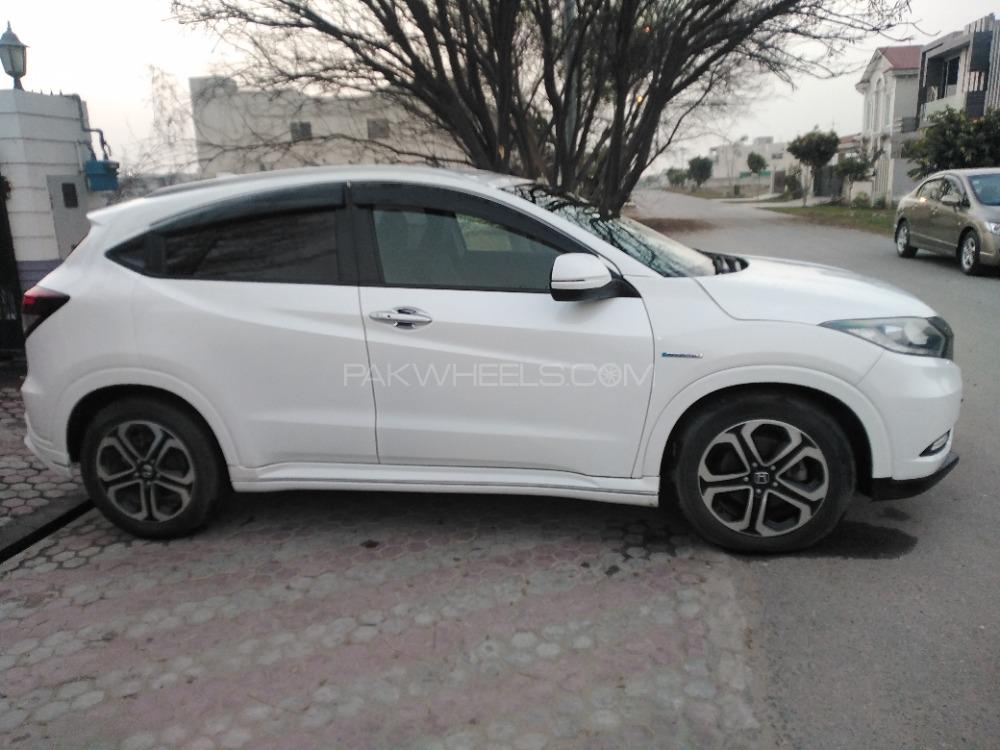 Honda Vezel 2015 for Sale in Lahore Honda Vezel 2015 for Sale in Lahore Image-6