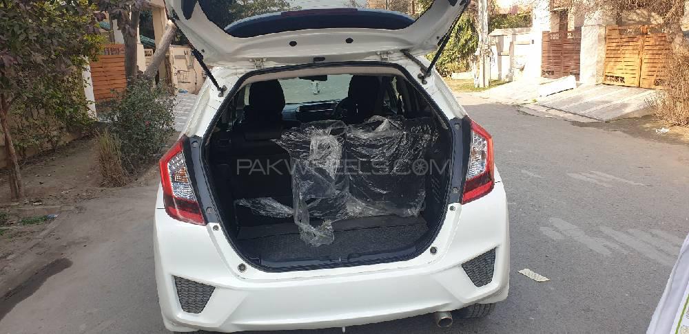 Honda Fit 2015 for Sale in Lahore Honda Fit 2015 for Sale in Lahore Image-4