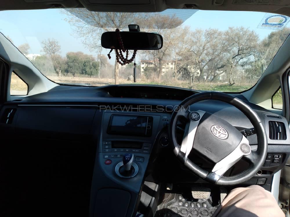 Toyota Prius 2012 for Sale in Islamabad Toyota Prius 2012 for Sale in Islamabad Image-15