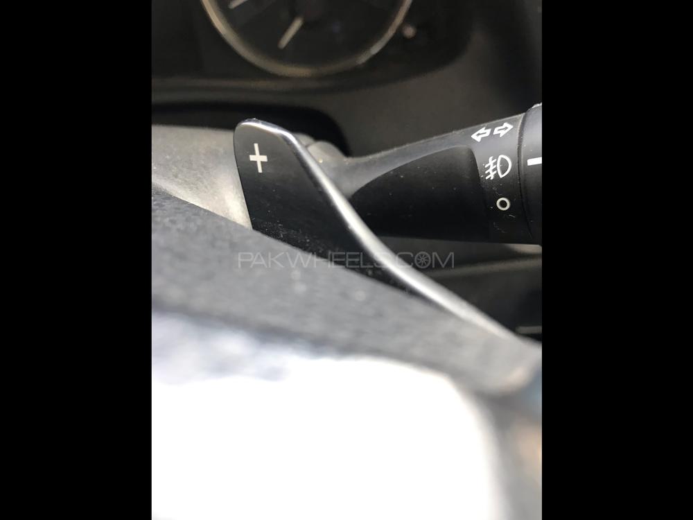 Toyota Corolla 2018 for Sale in Karachi Image-1