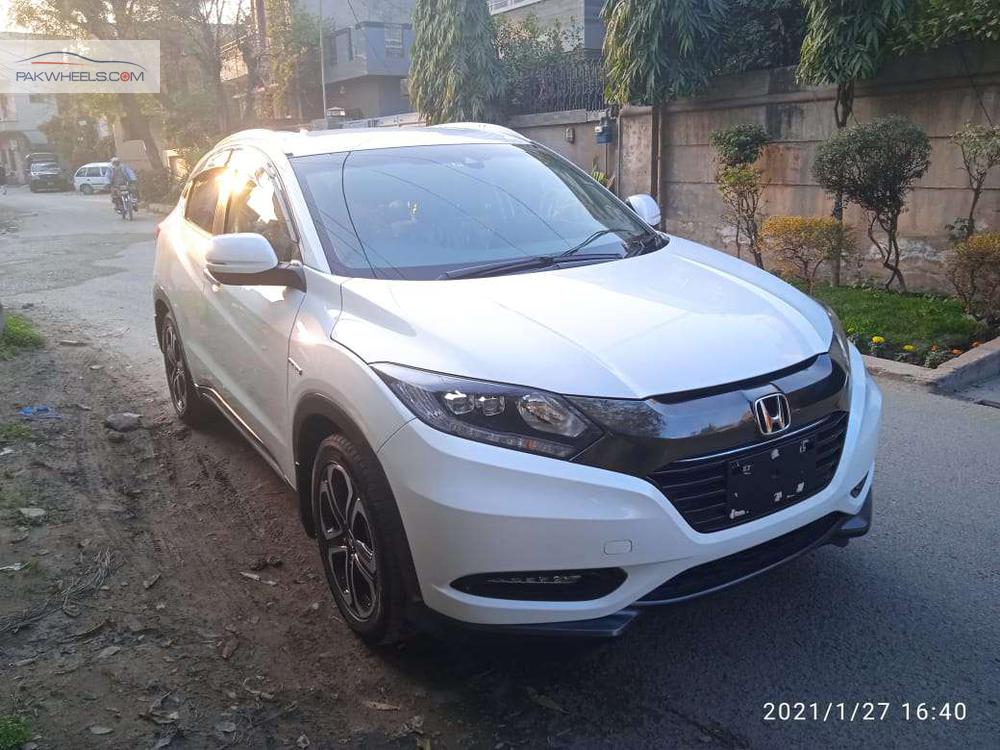 Honda Vezel 2017 for Sale in Lahore Image-1