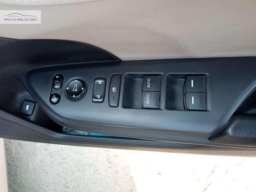 Honda Civic 2016 for Sale in Lahore Honda Civic 2016 for Sale in Lahore Image-11