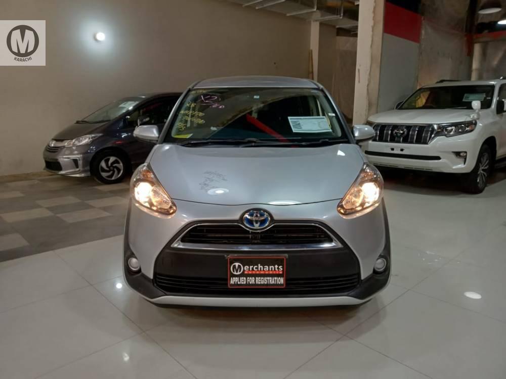 Toyota Sienta 2015 for Sale in Karachi Image-1