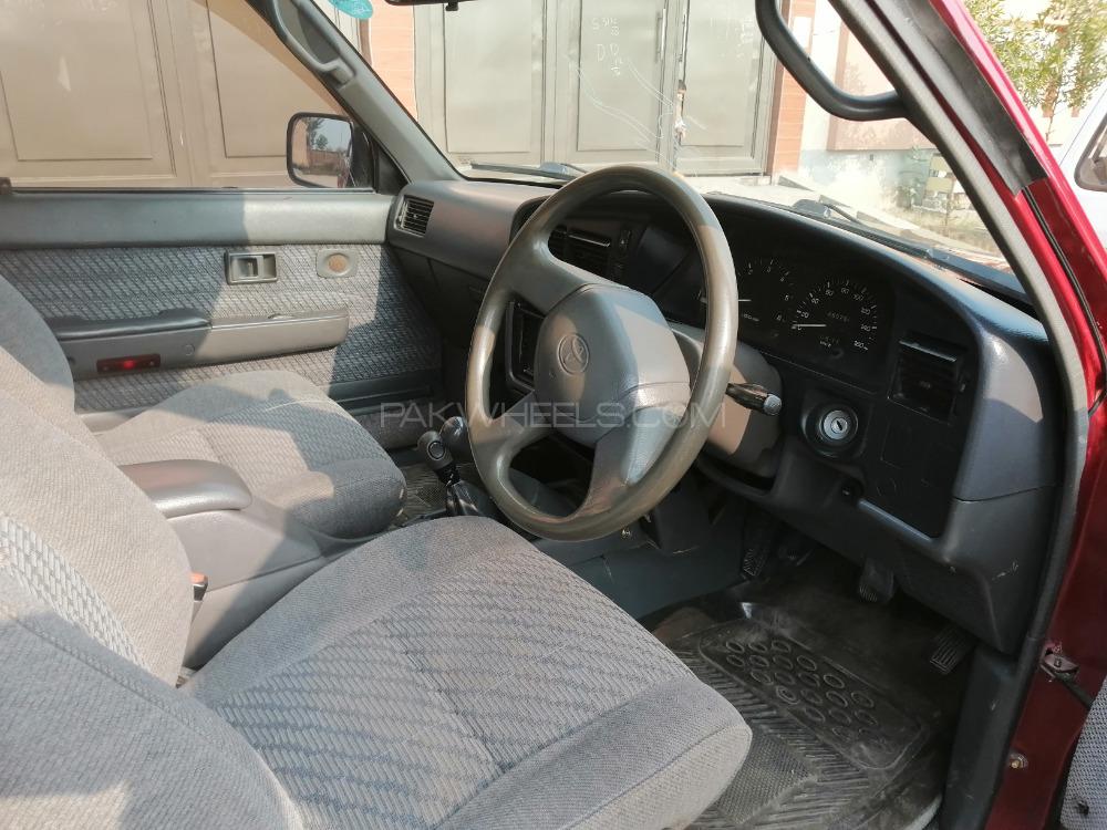 Toyota Hilux 1995 for Sale in Jhang Toyota Hilux 1995 for Sale in Jhang Image-12