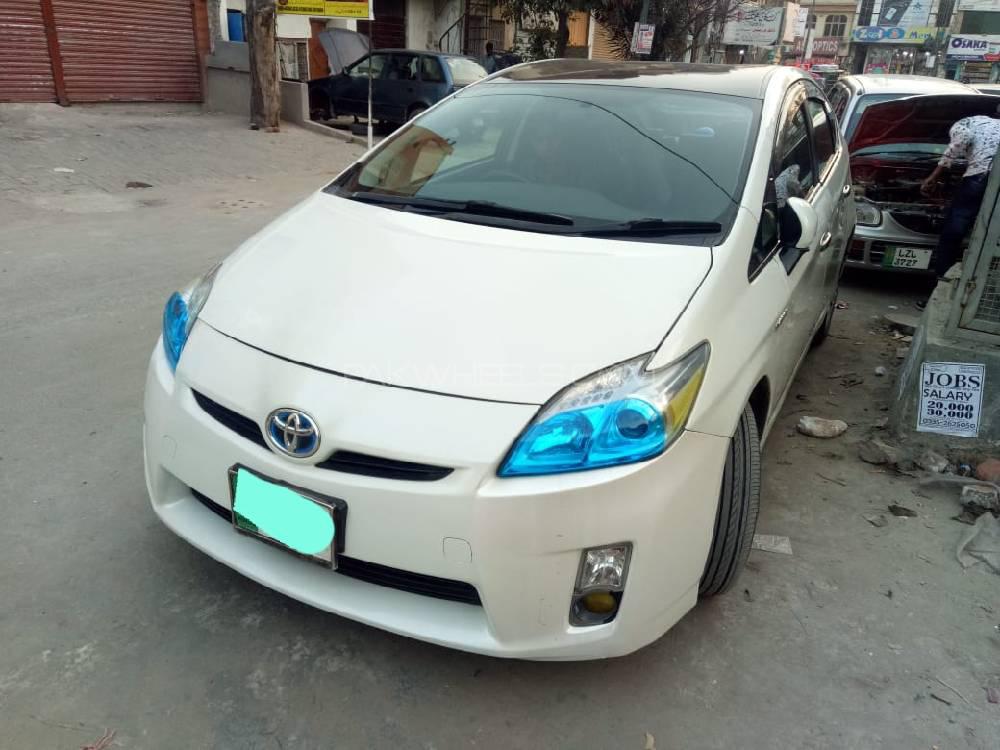 Toyota Prius 2010 for Sale in Lahore Image-1