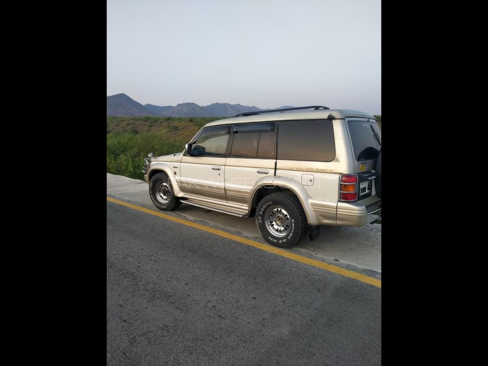 Mitsubishi Pajero 1993 for Sale in Nowshera Image-1