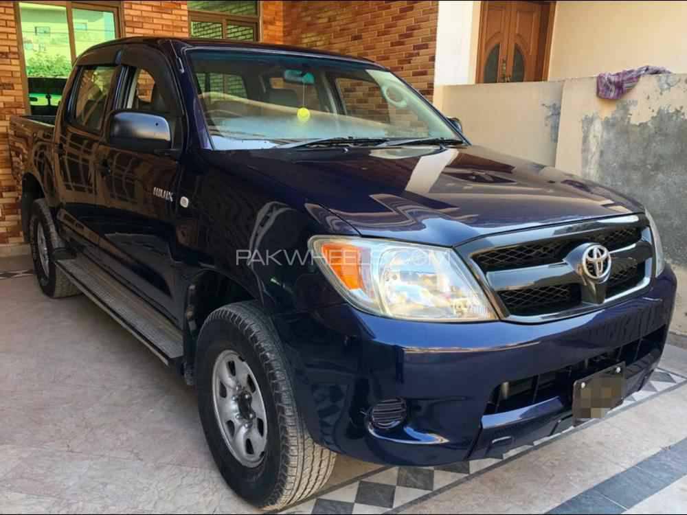 Toyota Hilux 2008 for Sale in Peshawar Image-1