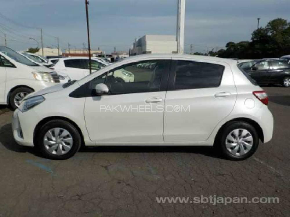 Toyota Vitz 2017 for Sale in Sargodha Toyota Vitz 2017 for Sale in Sargodha Image-3