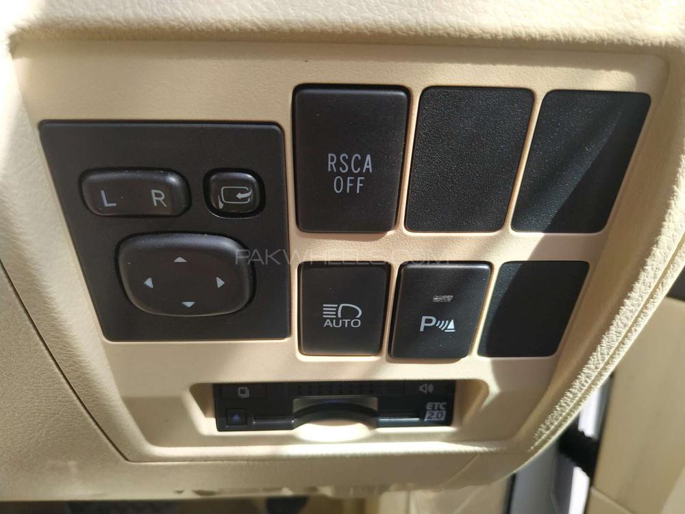 Toyota Land Cruiser 2016 for Sale in Karachi Toyota Land Cruiser 2016 for Sale in Karachi Image-9