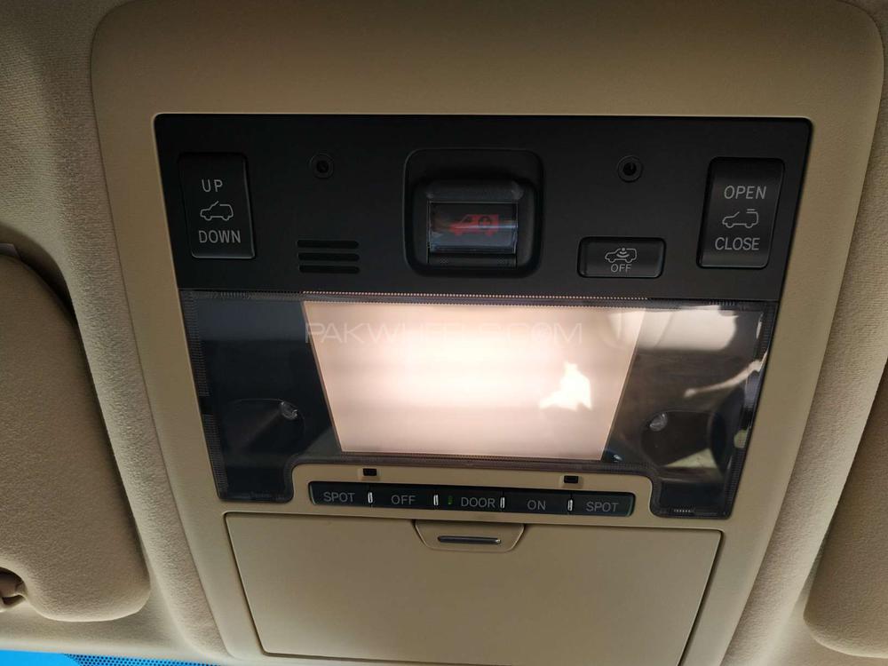 Toyota Land Cruiser 2016 for Sale in Karachi Toyota Land Cruiser 2016 for Sale in Karachi Image-11