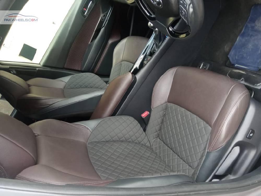 ٹویوٹا سی-ایچ آر 2018 for Sale in اسلام آباد ٹویوٹا سی-ایچ آر 2018 for Sale in اسلام آباد Image-9