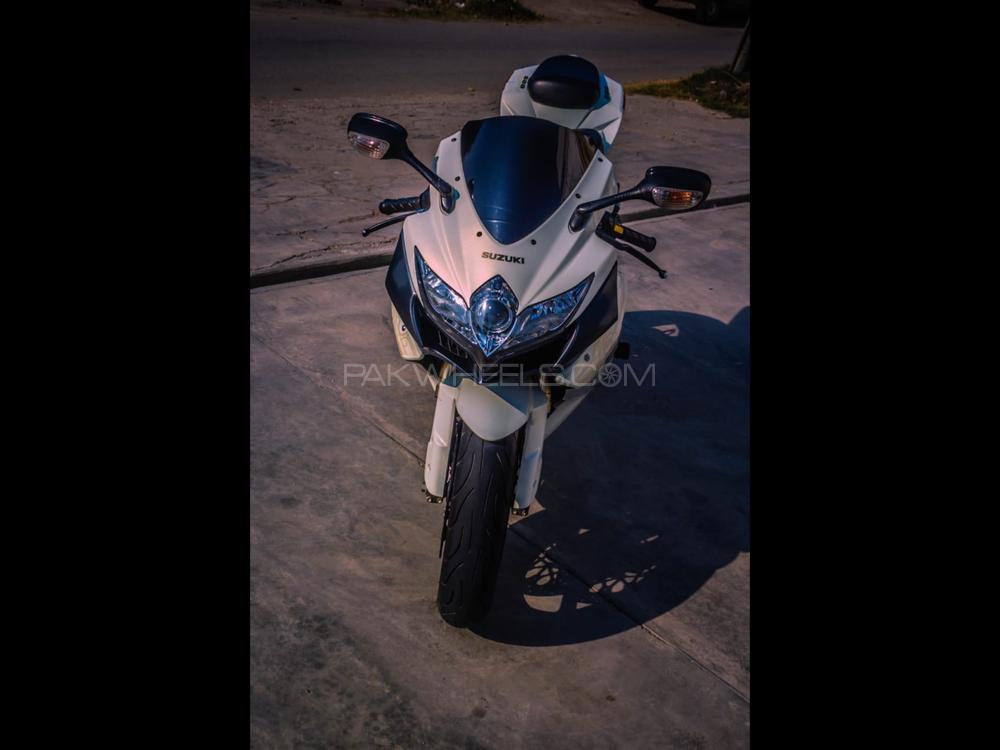 سوزوکی GSX-R600 2009 for Sale سوزوکی GSX-R600 2009 for Sale Image-4