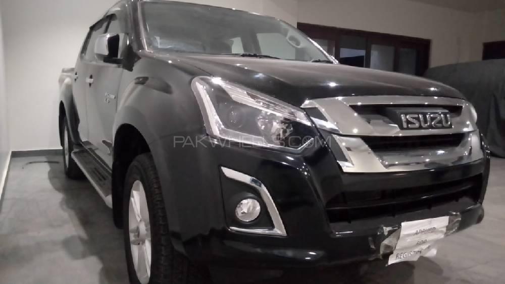Isuzu D-Max 2020 for Sale in Karachi Isuzu D-Max 2020 for Sale in Karachi Image-3