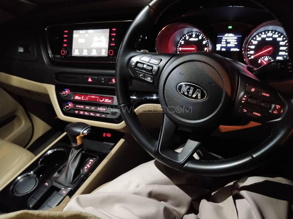 KIA Carnival 2018 for Sale in Lahore KIA Carnival 2018 for Sale in Lahore Image-12