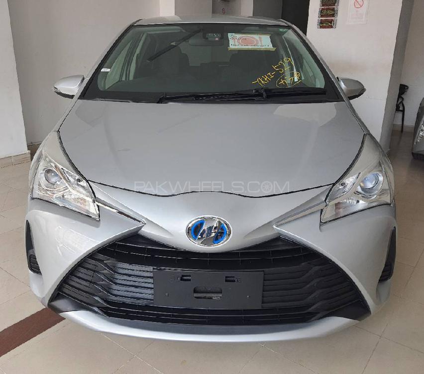 Toyota Vitz Hybrid U 1.5 2017 for sale in Karachi | PakWheels