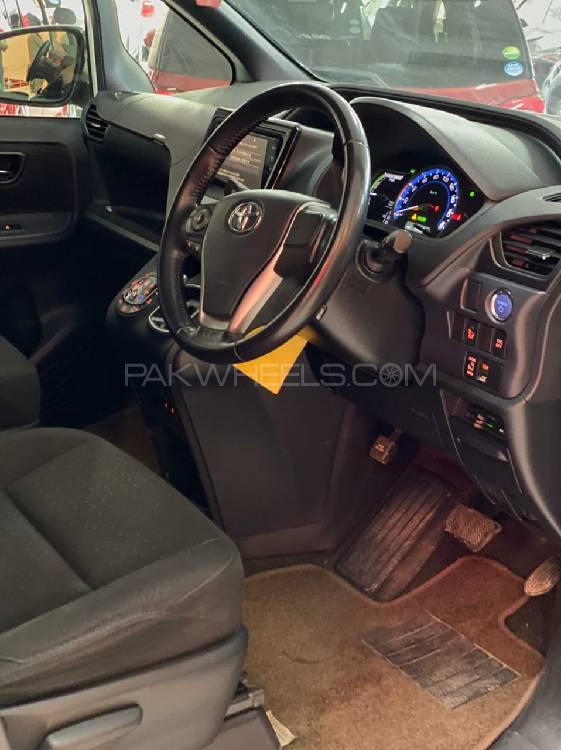 ٹویوٹا نوح 2015 for Sale in پشاور ٹویوٹا نوح 2015 for Sale in پشاور Image-4