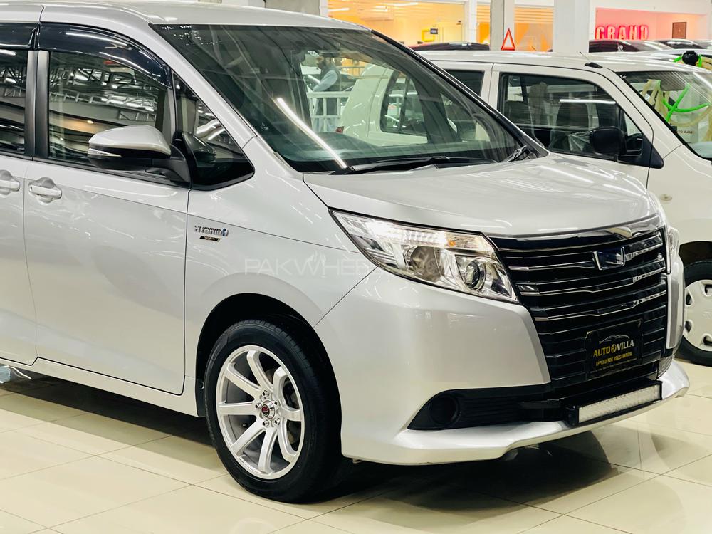 ٹویوٹا نوح 2014 for Sale in پشاور ٹویوٹا نوح 2014 for Sale in پشاور Image-3