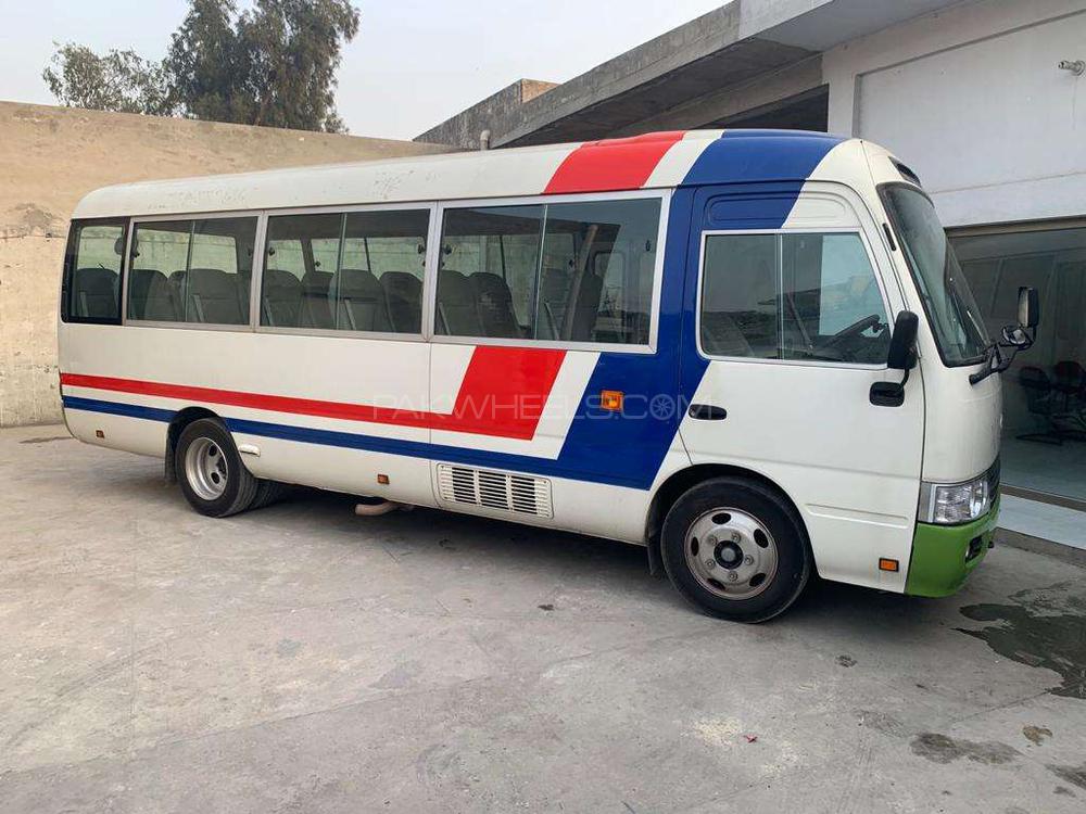Toyota Coaster 2015 for Sale in Lahore Toyota Coaster 2015 for Sale in Lahore Image-7