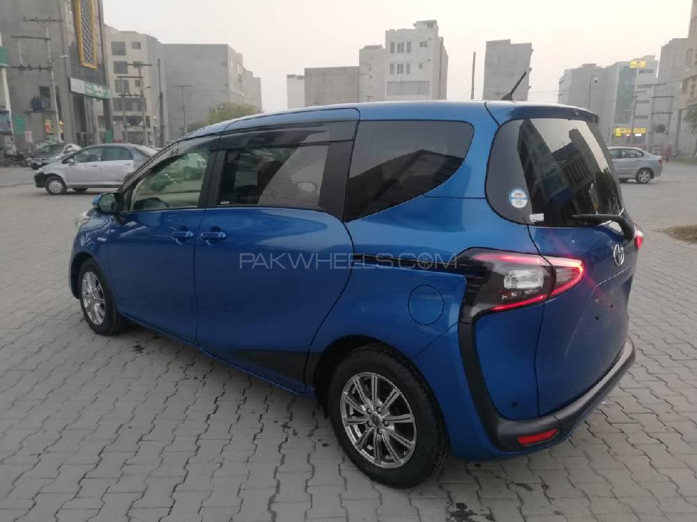 Toyota Sienta 2017 for Sale in Lahore Image-1