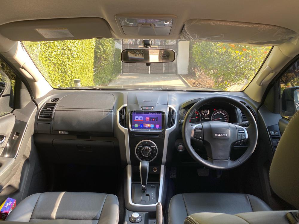 Isuzu D-Max 2020 for Sale in Islamabad Isuzu D-Max 2020 for Sale in Islamabad Image-4
