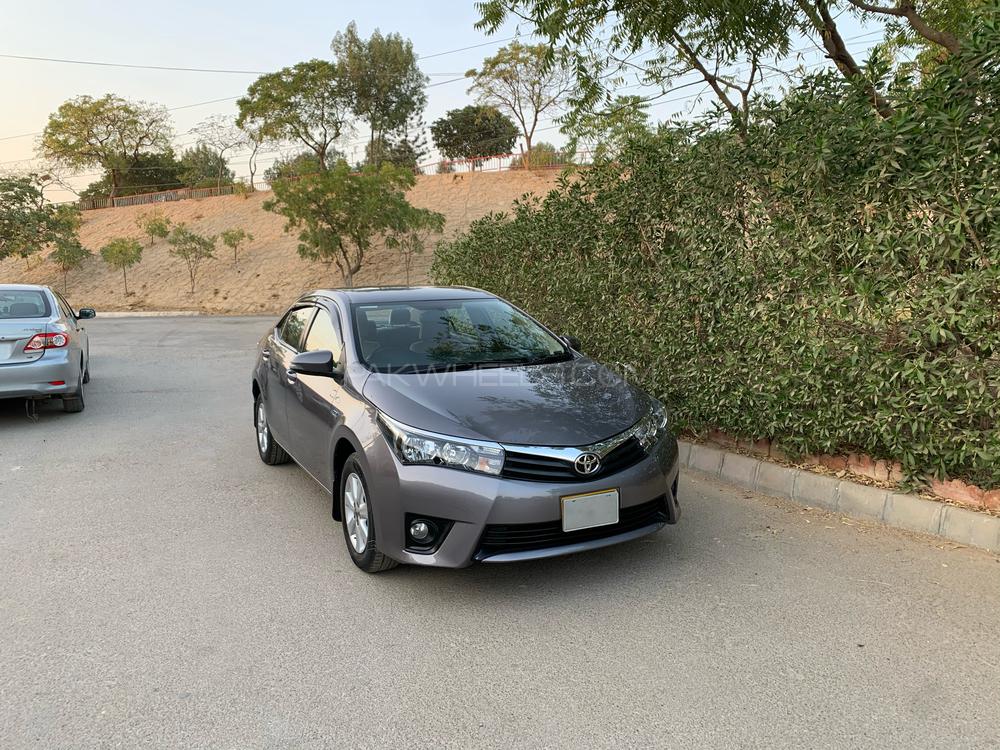 Toyota Corolla 2015 for Sale in Karachi Image-1