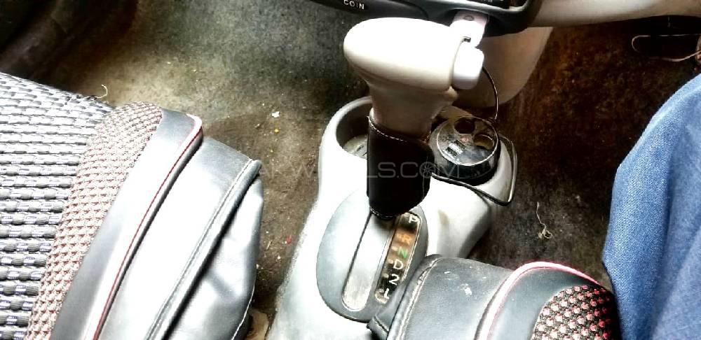 Toyota Vitz 2001 for Sale in Peshawar Toyota Vitz 2001 for Sale in Peshawar Image-11