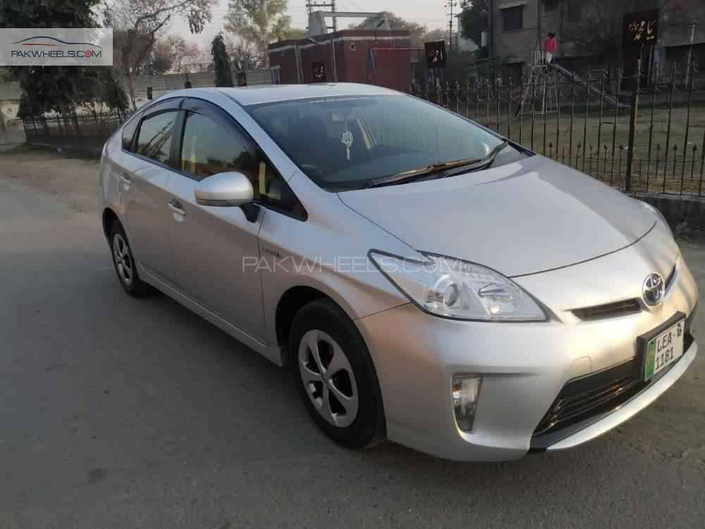 Toyota Prius 2012 for Sale in Lahore Image-1