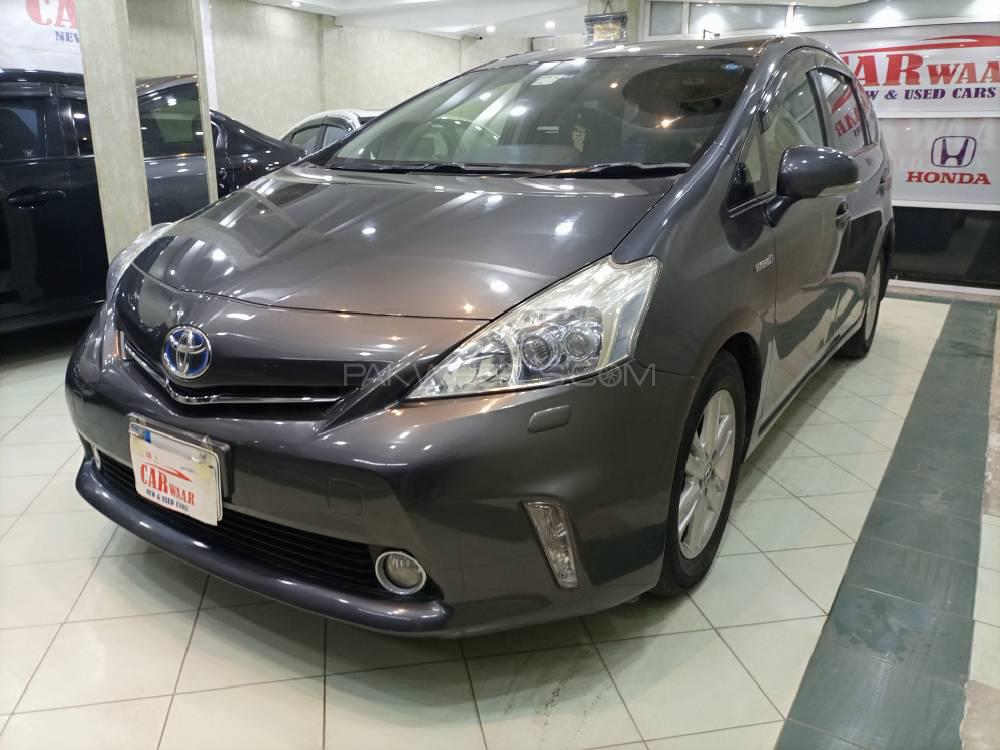 Toyota Prius Alpha 2012 for Sale in Islamabad Image-1