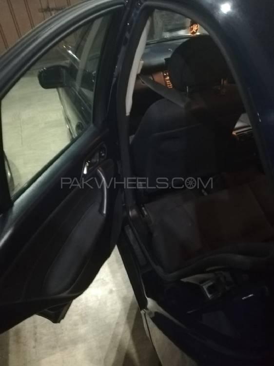 Mercedes Benz C Class 2005 for Sale in Lahore Image-1