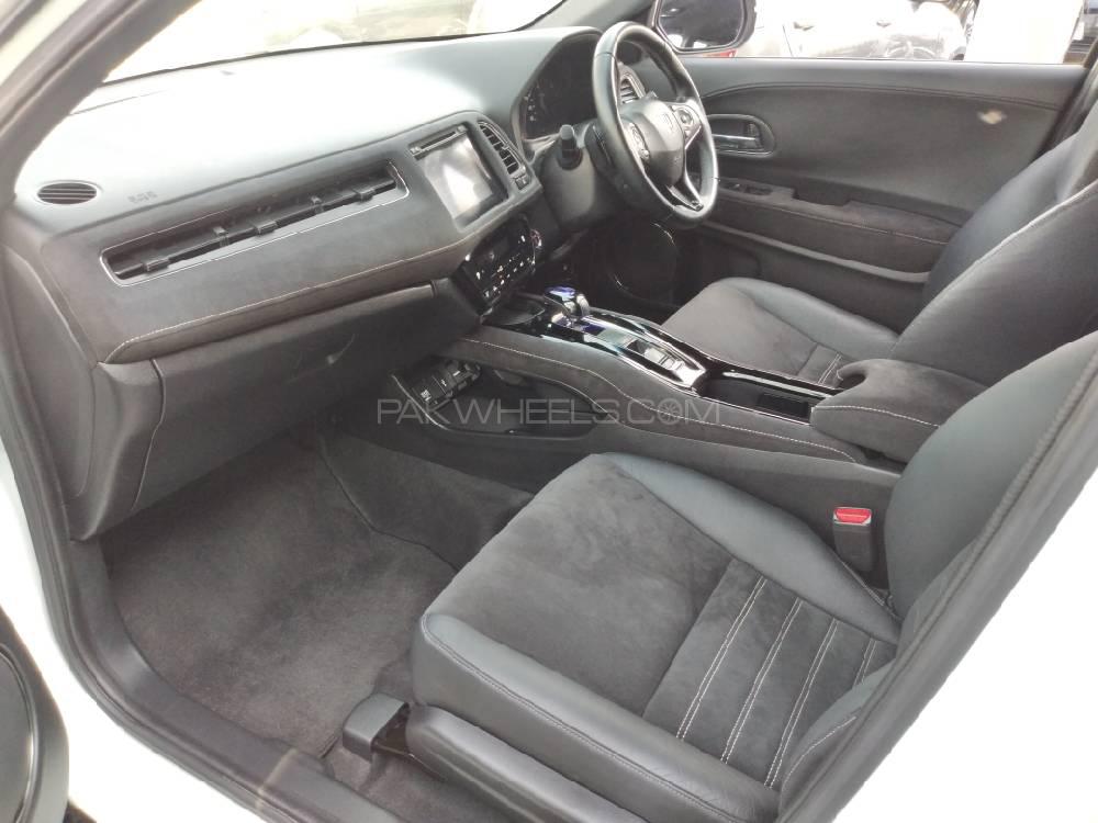 Honda Vezel 2016 for Sale in Lahore Honda Vezel 2016 for Sale in Lahore Image-3