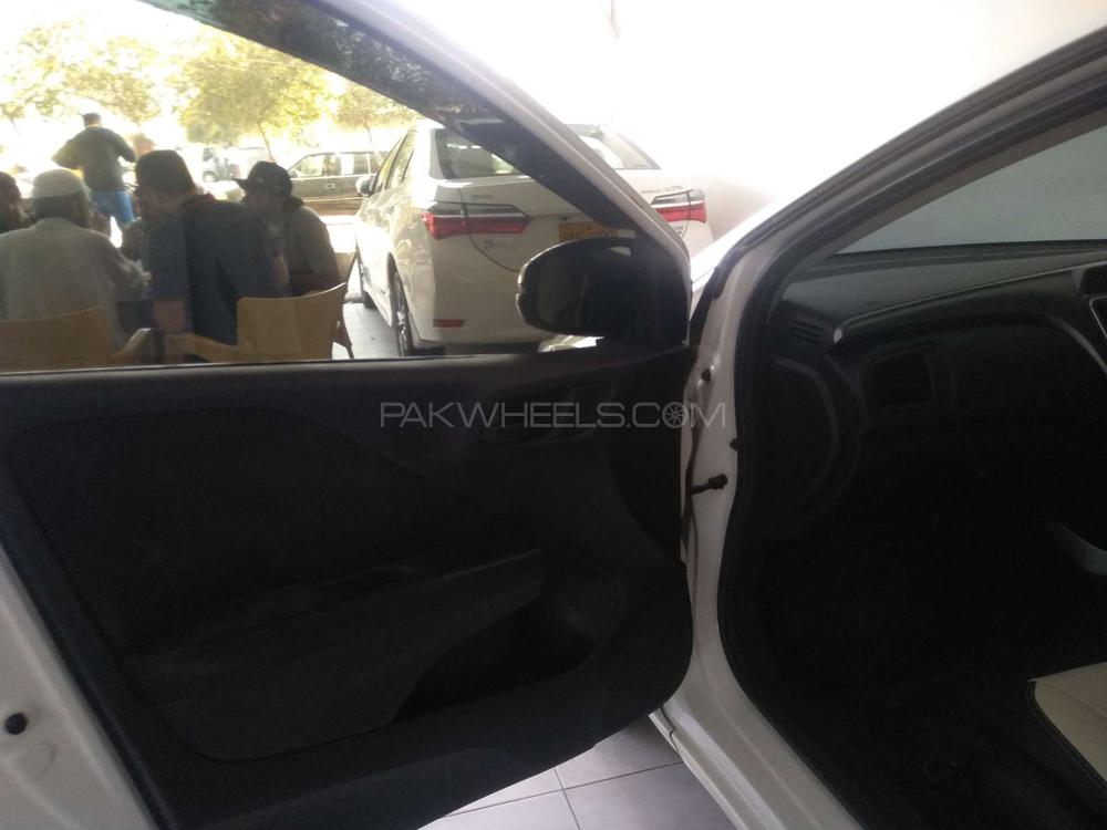 ہونڈا گریس ہائبرڈ 2015 for Sale in کراچی ہونڈا گریس ہائبرڈ 2015 for Sale in کراچی Image-4