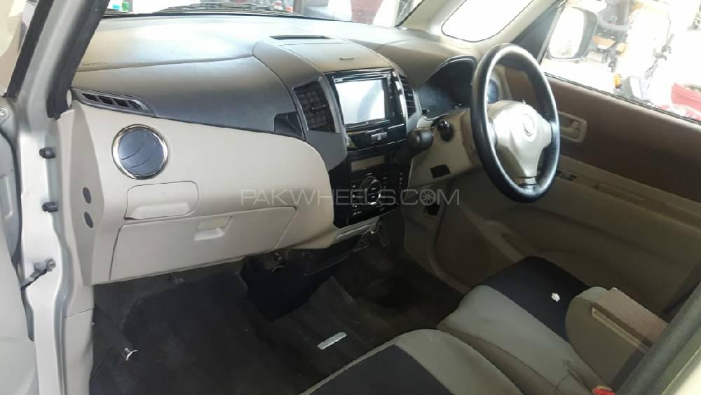 نسان روکس 2011 for Sale in لاہور نسان روکس 2011 for Sale in لاہور Image-8