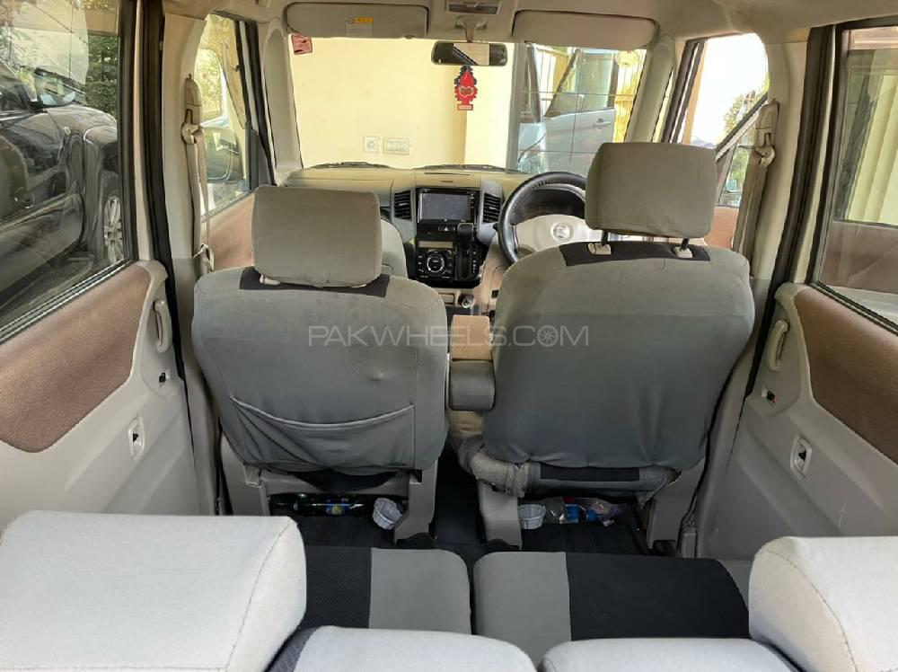 نسان روکس 2011 for Sale in لاہور نسان روکس 2011 for Sale in لاہور Image-2
