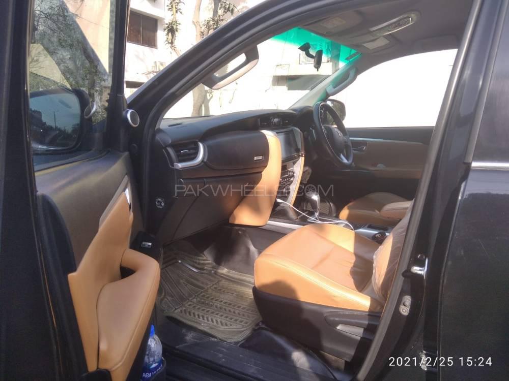 ٹویوٹا فورچیونر 2017 for Sale in لاہور ٹویوٹا فورچیونر 2017 for Sale in لاہور Image-12