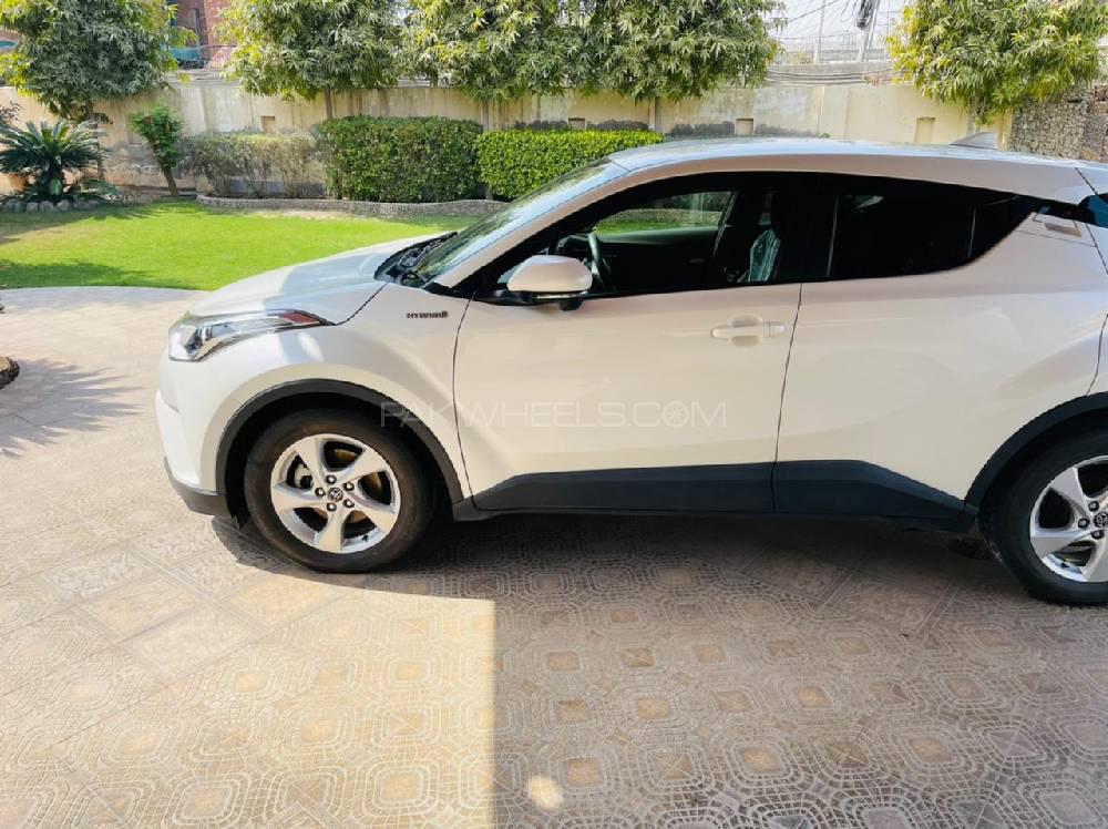 Toyota C-HR 2016 for Sale in Multan Toyota C-HR 2016 for Sale in Multan Image-4