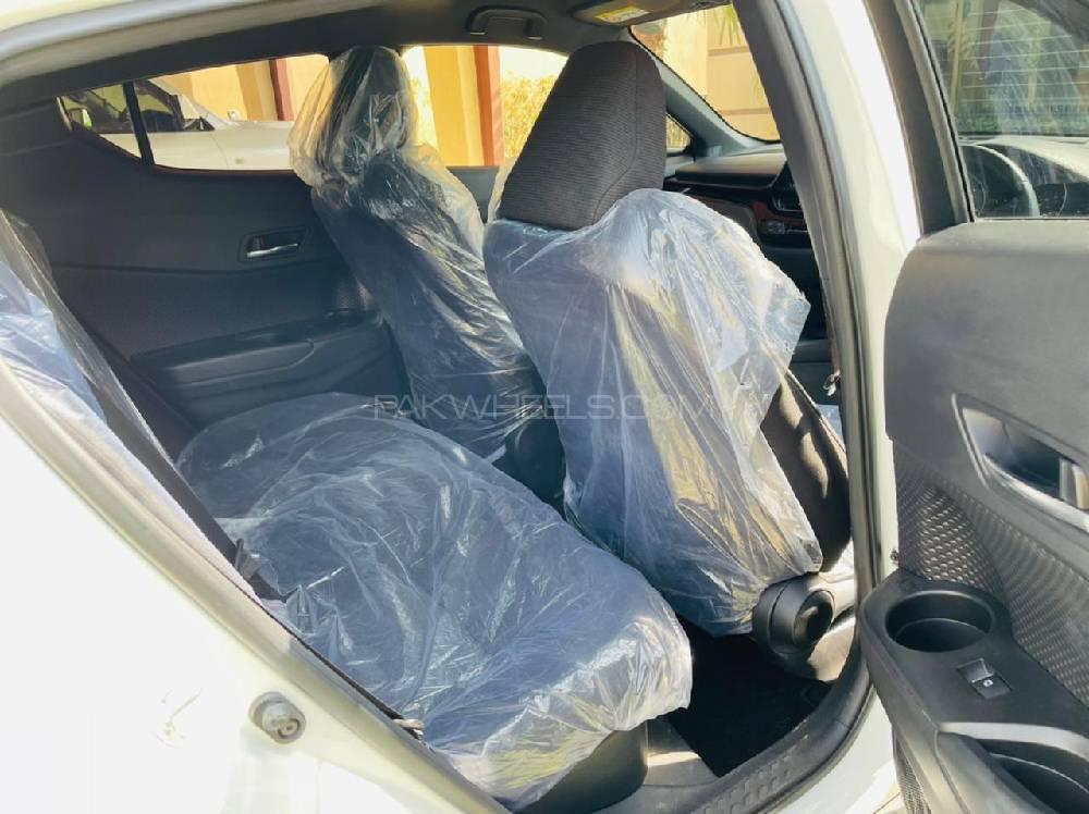 Toyota C-HR 2016 for Sale in Multan Toyota C-HR 2016 for Sale in Multan Image-9