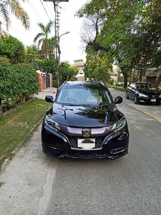 Honda Vezel 2017 for Sale in Lahore Image-1