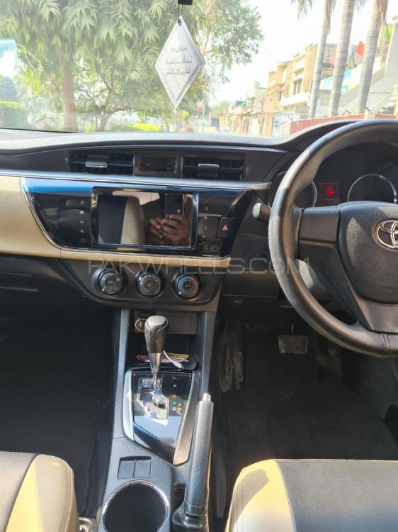 Toyota Corolla 2016 for Sale in Faisalabad Image-1
