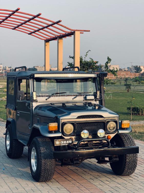 Toyota Fj Cruiser - 1985  Image-1