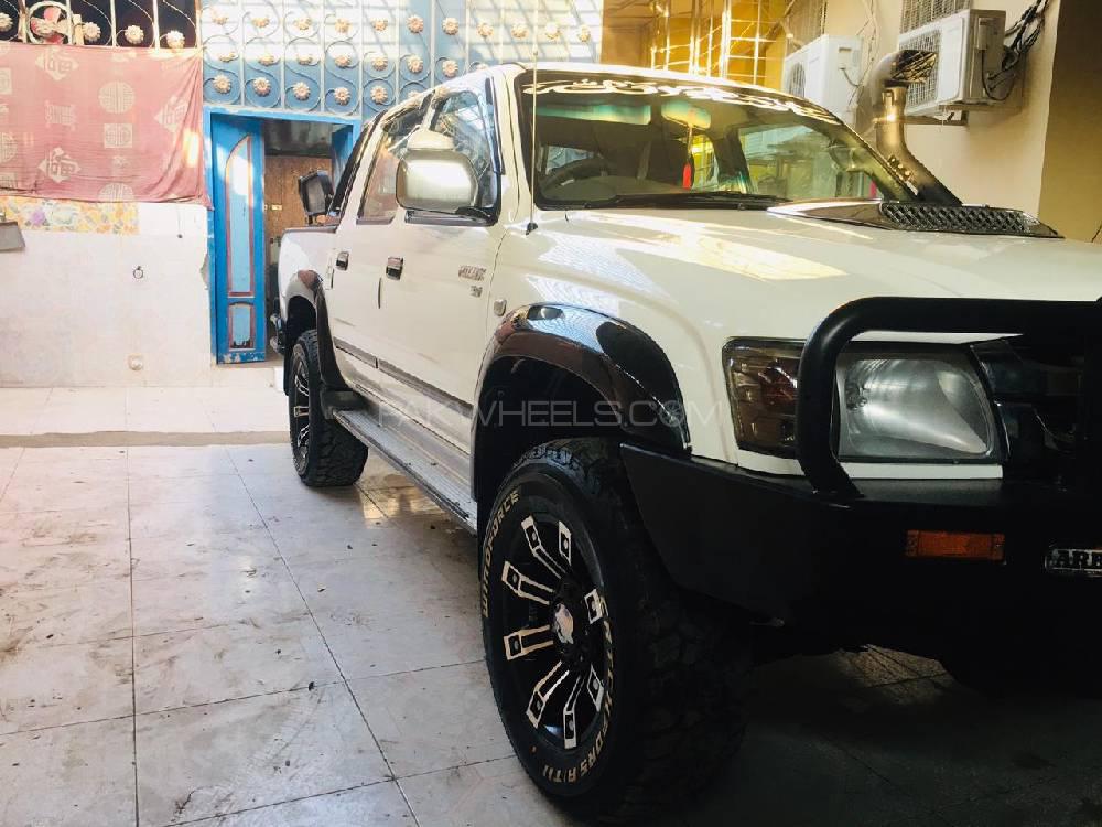 Toyota Hilux 2003 for Sale in Karachi Image-1