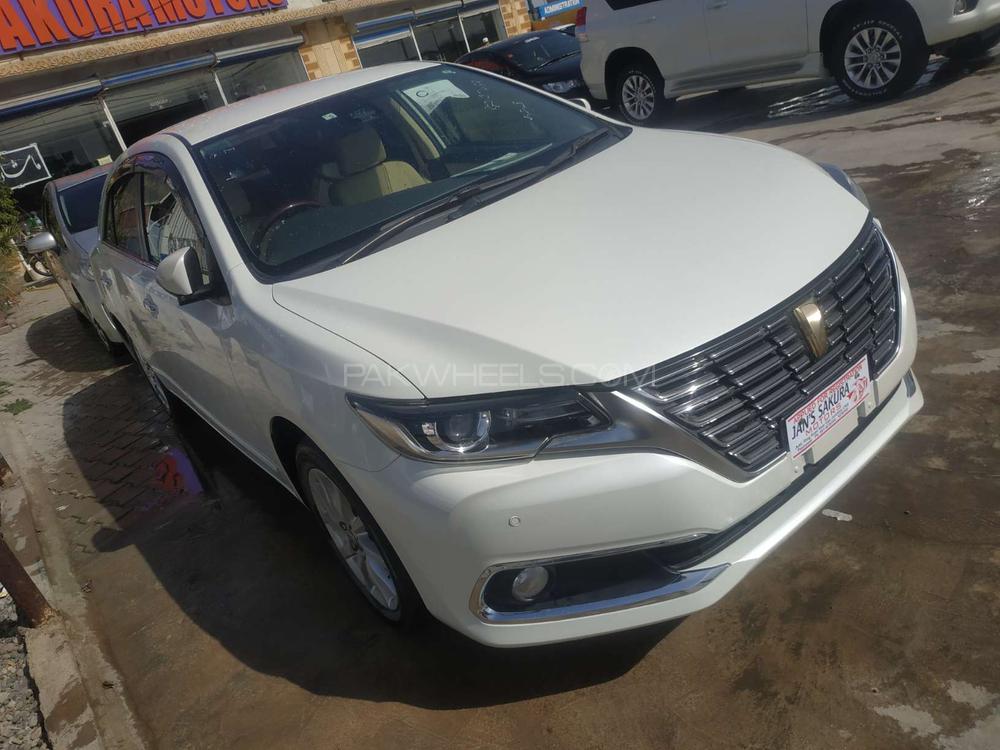 Toyota Premio 2018 for Sale in Peshawar Image-1