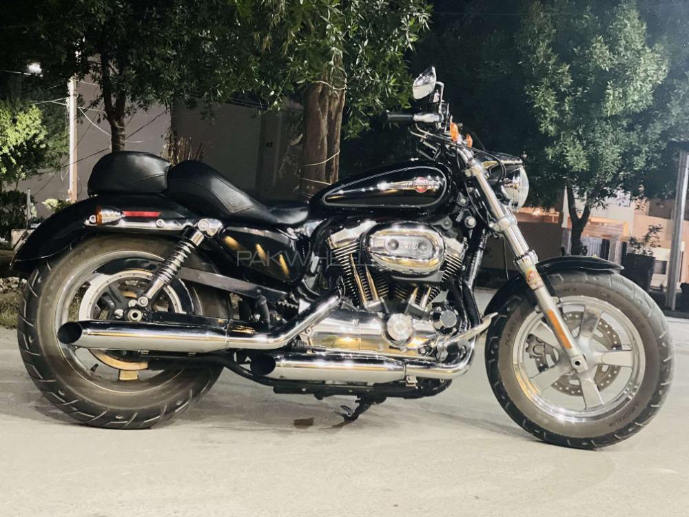 Harley Davidson 1200 Custom - 2016  Image-1