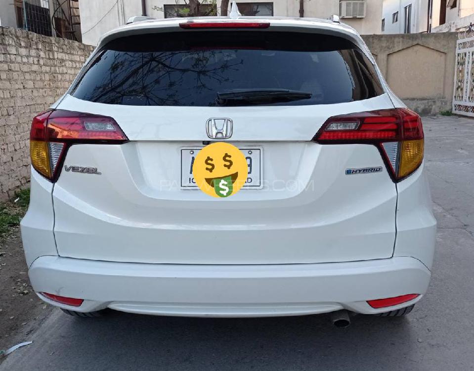 Honda Vezel 2015 for Sale in Islamabad Image-1