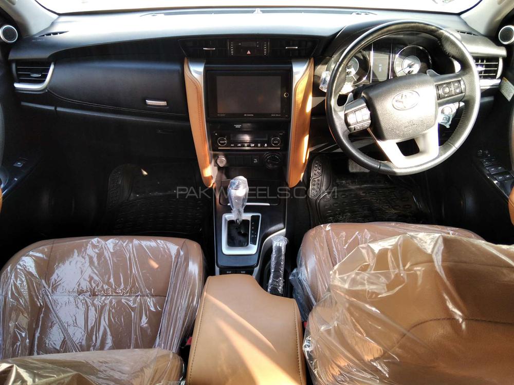 Toyota Fortuner 2019 for Sale in Karachi Toyota Fortuner 2019 for Sale in Karachi Image-3