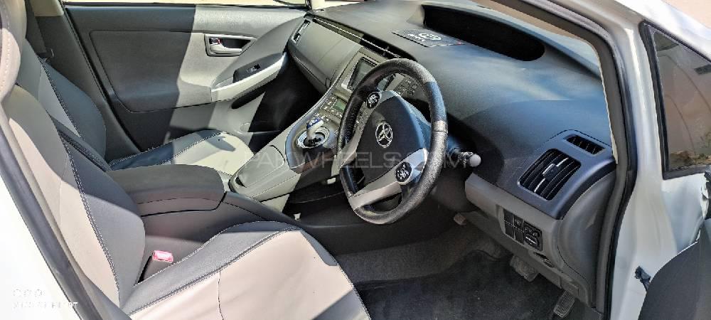 Toyota Prius 2010 for Sale in Karachi Toyota Prius 2010 for Sale in Karachi Image-7