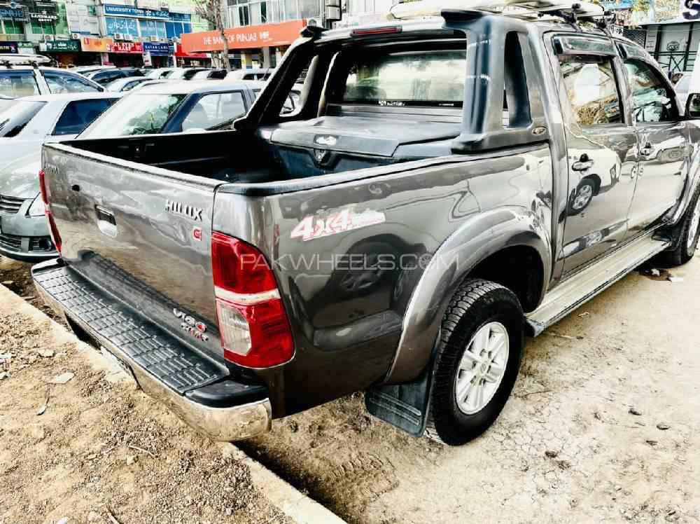 Toyota Hilux 2013 for Sale in Phalia Toyota Hilux 2013 for Sale in Phalia Image-3