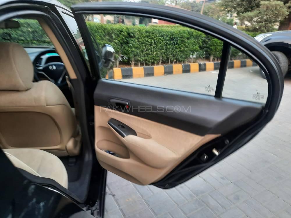 Honda Civic 2011 for Sale in Lahore Honda Civic 2011 for Sale in Lahore Image-14