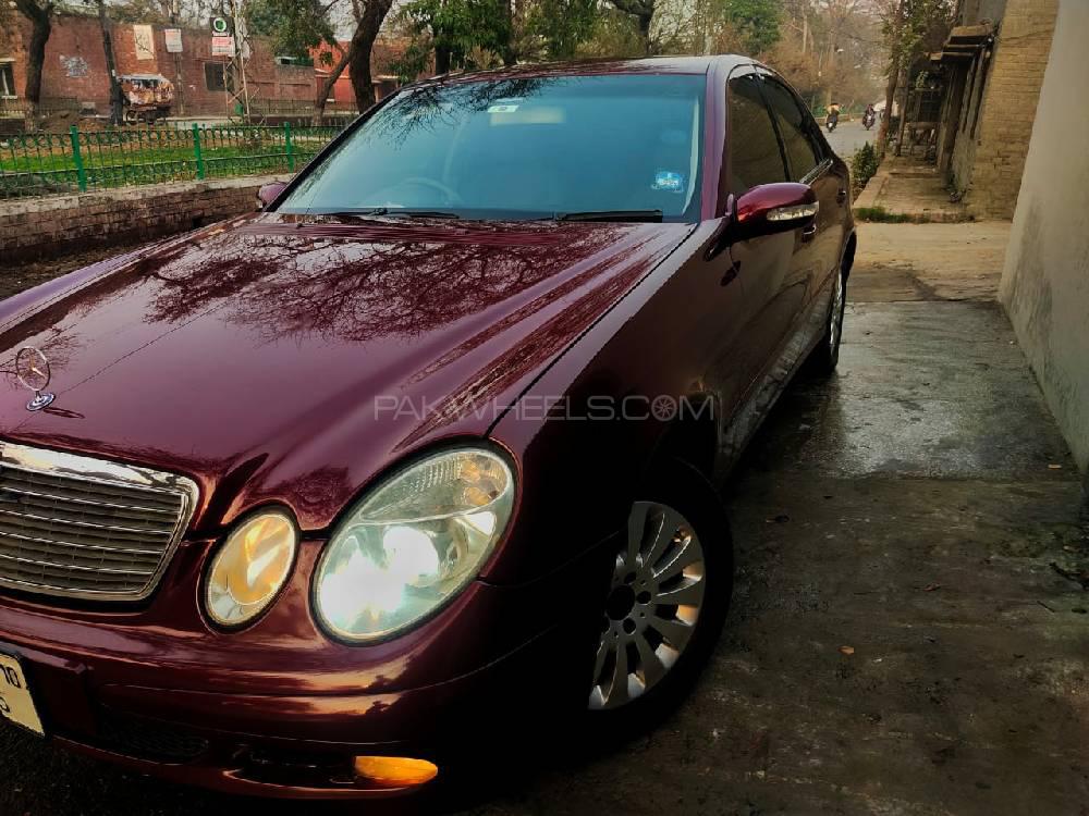 Mercedes Benz E Class 2004 for Sale in Lahore Image-1